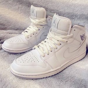 Air Jordan 1 Mid 'White Wolf Grey' (2016)